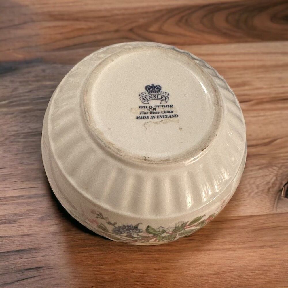 Vintage Aynsley Bone China Floral 4 Inch Bowl. - Picture 4 of 4